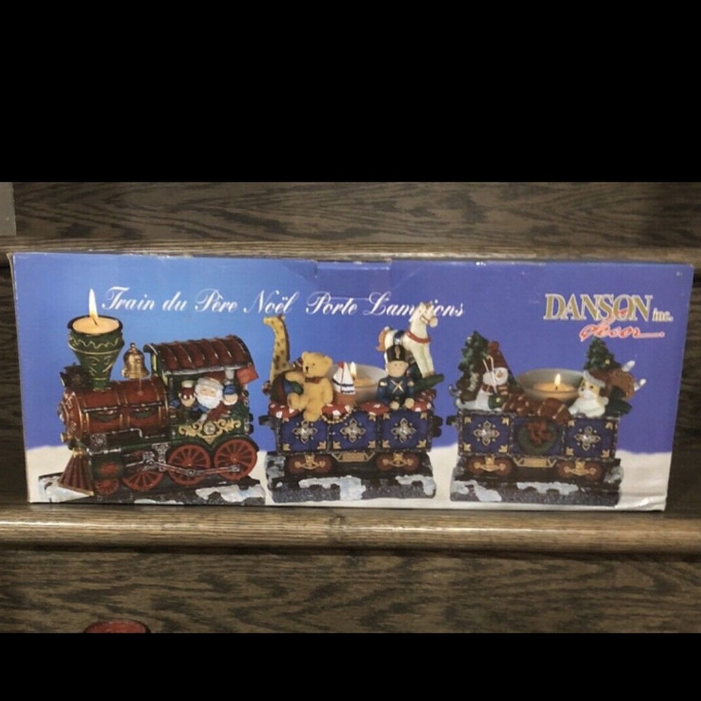 🎉✨HOST PICK!✨🎉Vintage Santa's Christmas Train Votive Holder